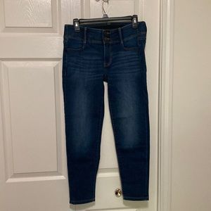 Apt 9 Ankle jeans with stretch band Size 4  Zipper and 2 buttons